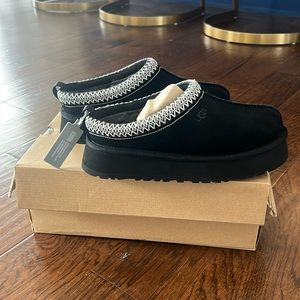 BNWT UGG Tazz Platforms